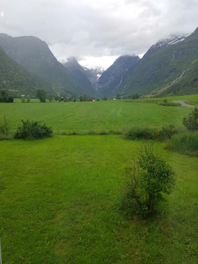 Glacier And Waterfall View Briksdalsbre ภายนอก รูปภาพ